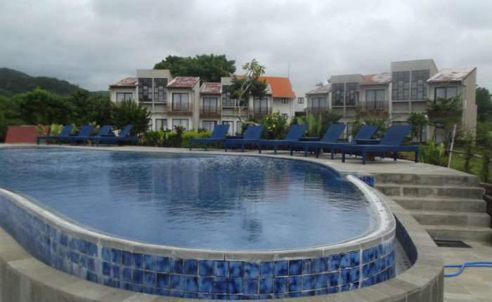 luwansa-beach-hotel-labuan-bajo-pool - Discover Your Indonesia